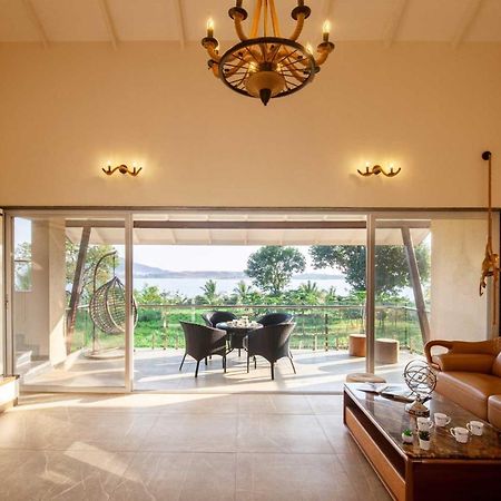 Luna Villa By Stayvista - Lakeside Charm With Terrace, Lush Lawn & Modern Decor Nashik Ngoại thất bức ảnh