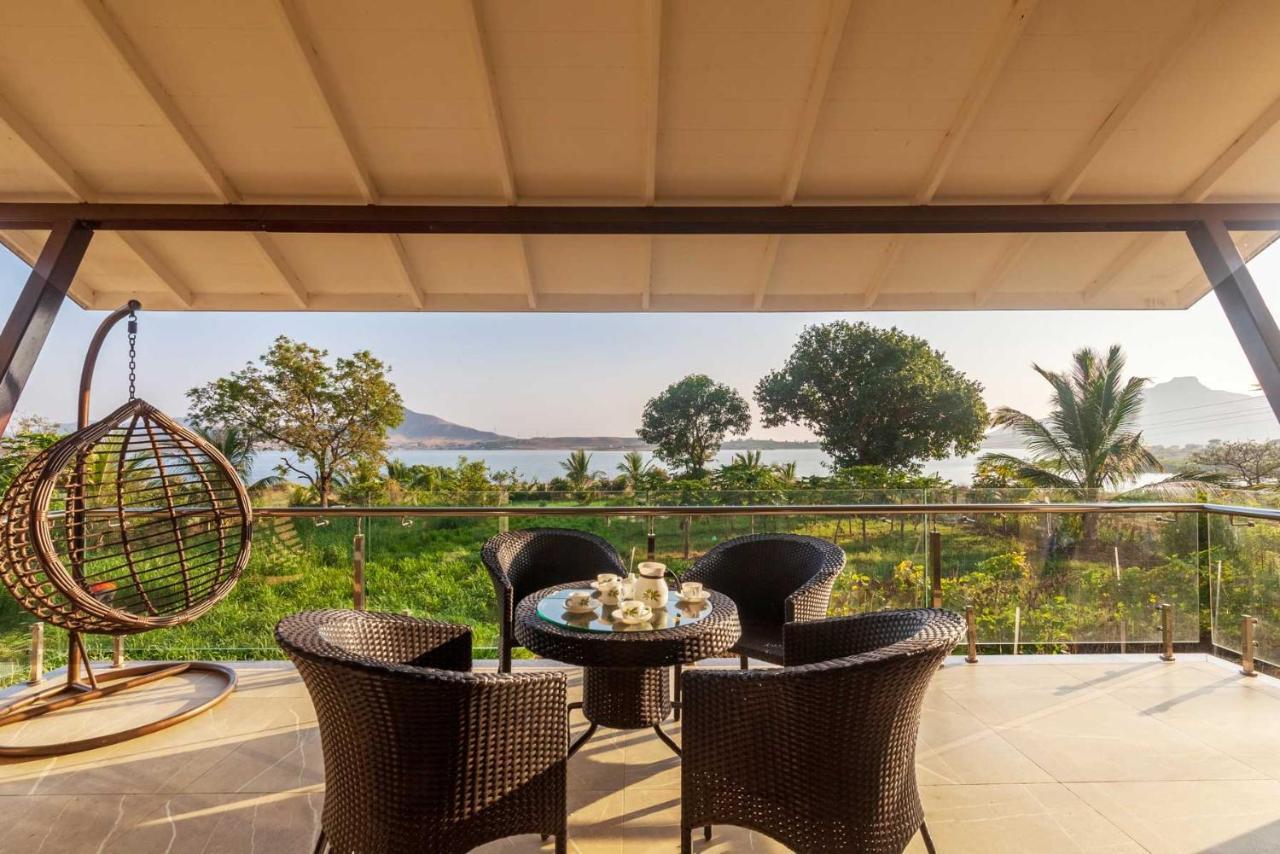Luna Villa By Stayvista - Lakeside Charm With Terrace, Lush Lawn & Modern Decor Nashik Ngoại thất bức ảnh