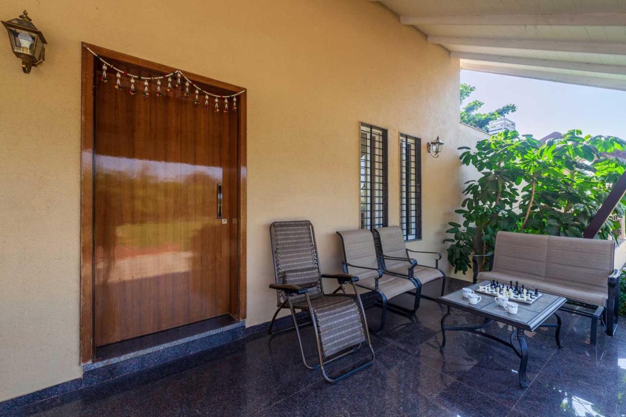 Luna Villa By Stayvista - Lakeside Charm With Terrace, Lush Lawn & Modern Decor Nashik Ngoại thất bức ảnh