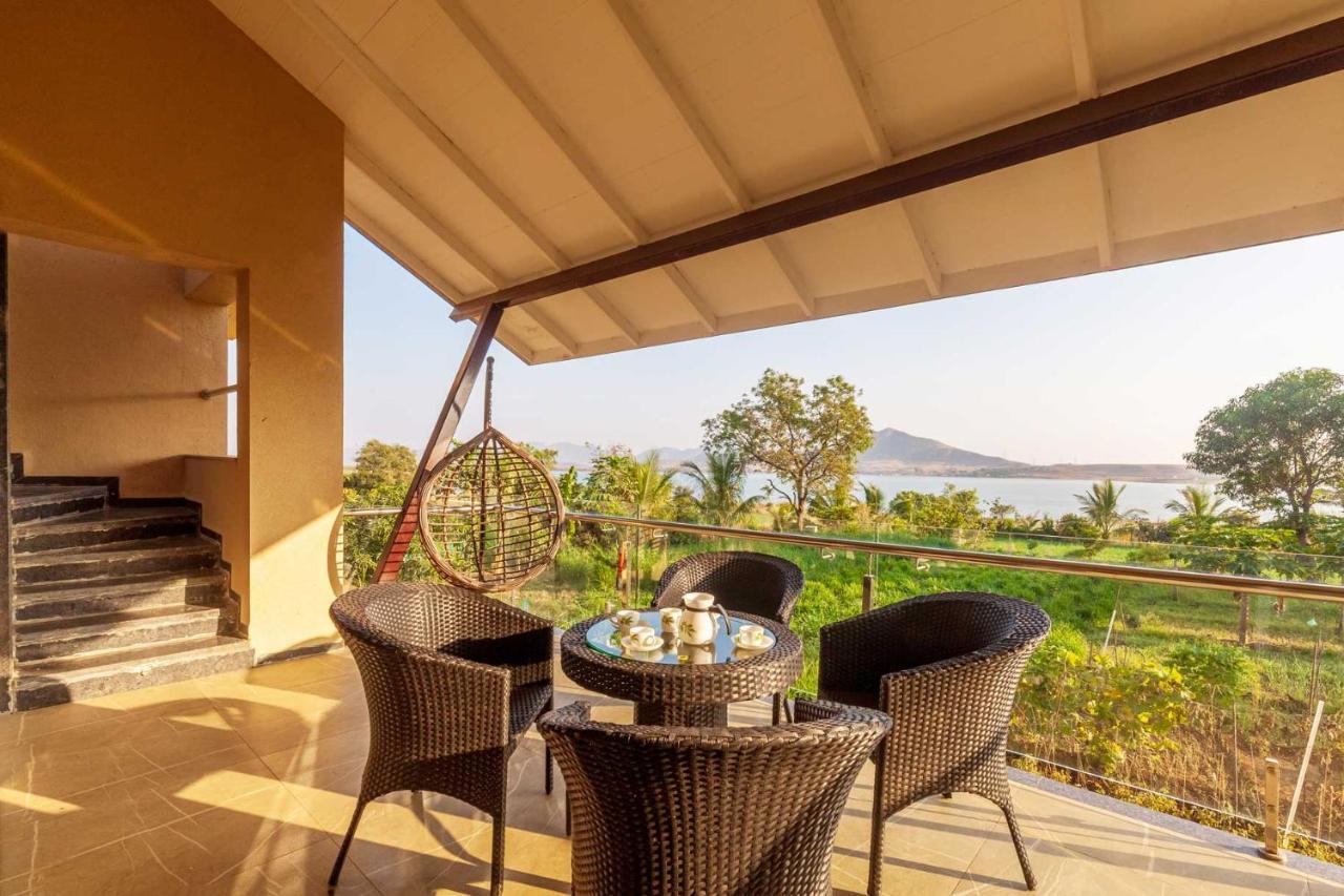 Luna Villa By Stayvista - Lakeside Charm With Terrace, Lush Lawn & Modern Decor Nashik Ngoại thất bức ảnh