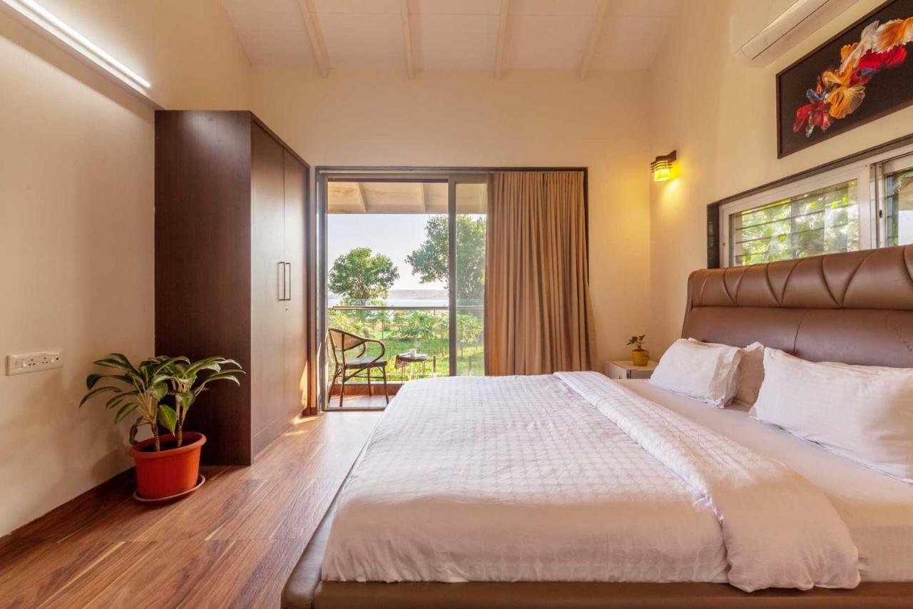 Luna Villa By Stayvista - Lakeside Charm With Terrace, Lush Lawn & Modern Decor Nashik Ngoại thất bức ảnh