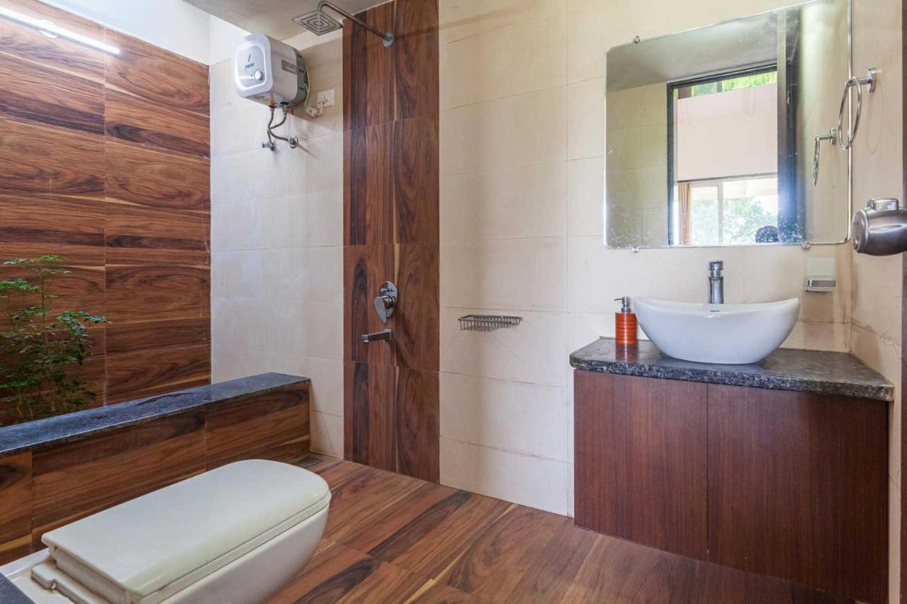 Luna Villa By Stayvista - Lakeside Charm With Terrace, Lush Lawn & Modern Decor Nashik Ngoại thất bức ảnh