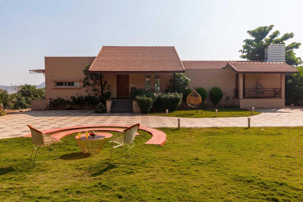 Luna Villa By Stayvista - Lakeside Charm With Terrace, Lush Lawn & Modern Decor Nashik Ngoại thất bức ảnh