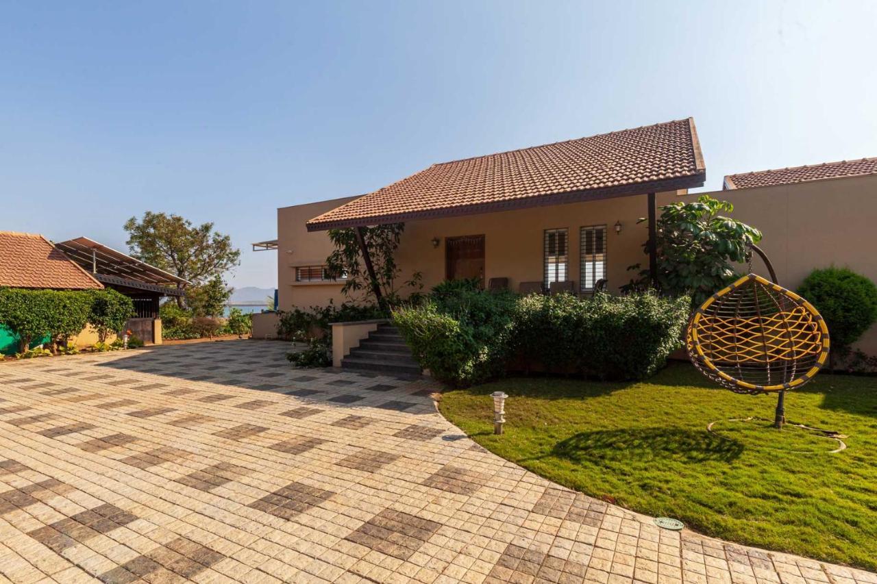 Luna Villa By Stayvista - Lakeside Charm With Terrace, Lush Lawn & Modern Decor Nashik Ngoại thất bức ảnh