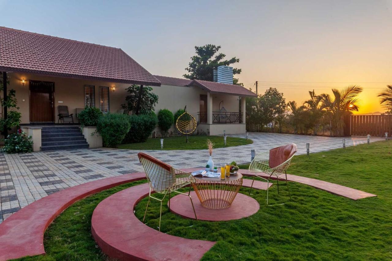 Luna Villa By Stayvista - Lakeside Charm With Terrace, Lush Lawn & Modern Decor Nashik Ngoại thất bức ảnh